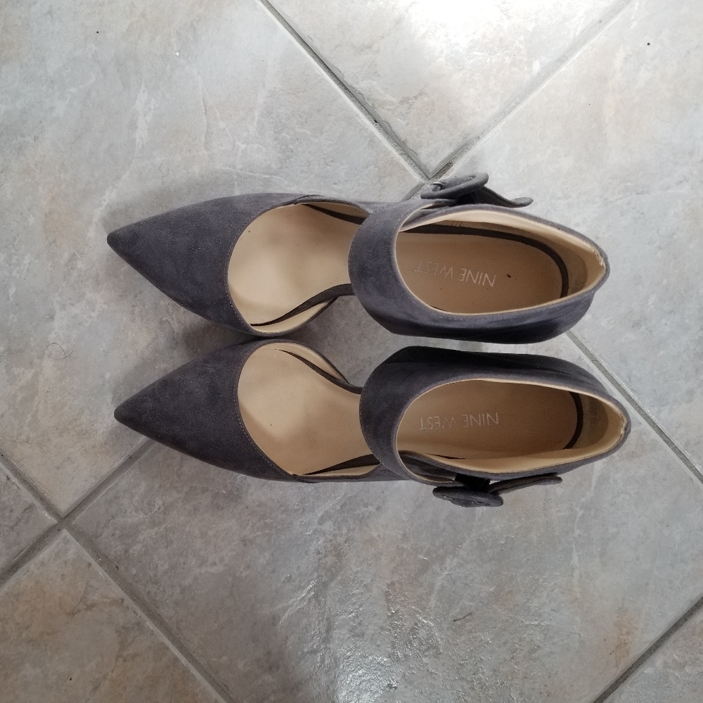 Pumps - Picture 4 of 5